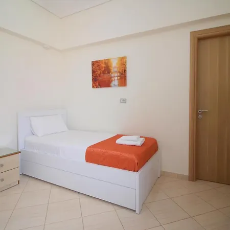 Hotell Downtown Hotel Ksamil