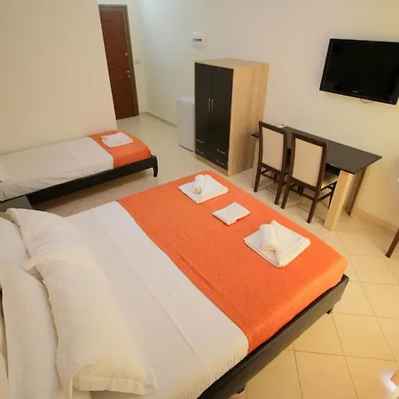 Hotell Downtown Hotel Ksamil