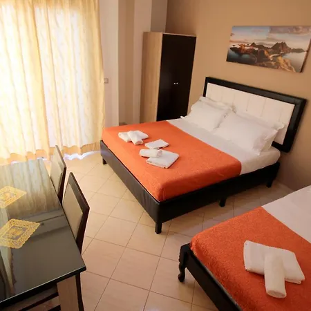 Downtown Hotel 3* Ксамил