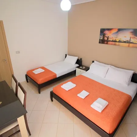 Отель Downtown Hotel 3*