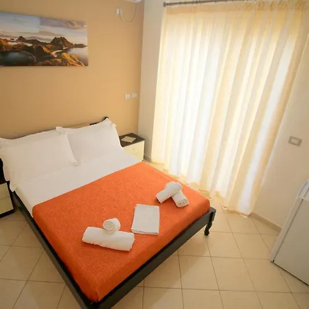 Downtown Hotel Отель