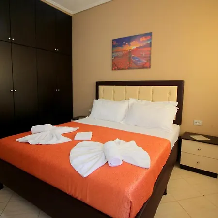 Downtown Hotel Отель Ксамил